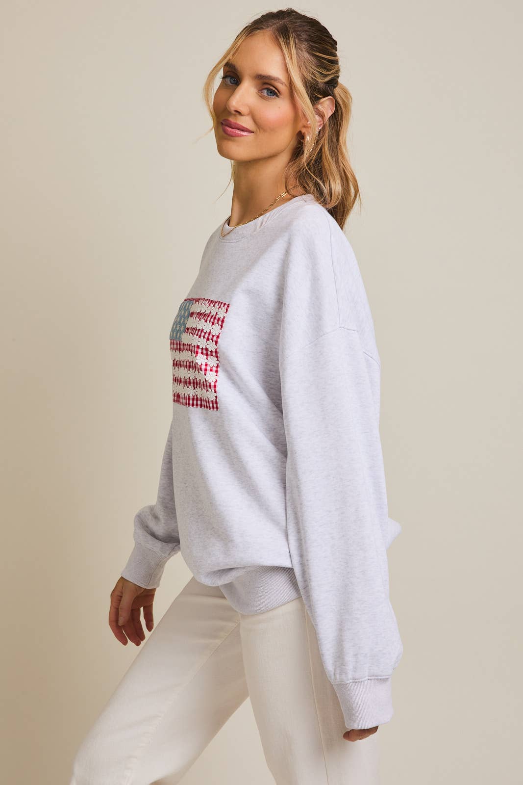 PLUS USA FLAG DAISY CREW NECK SWEATSHIRT