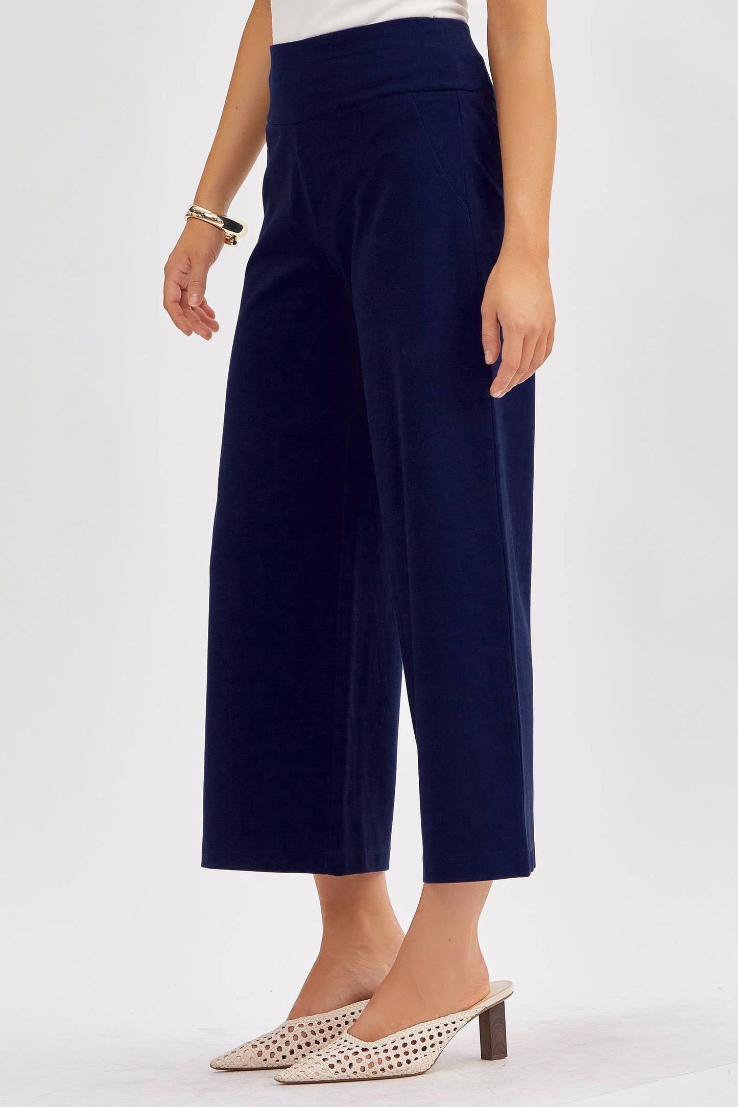 Magic Wide Cropped Pants