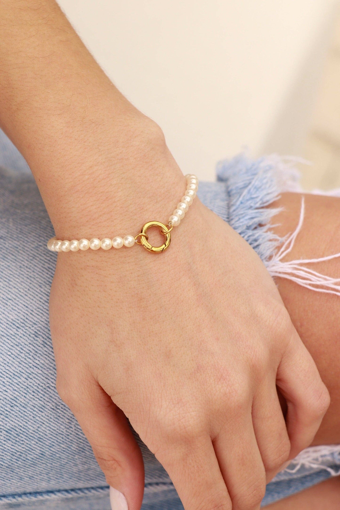 Charm Keeper Pearl Bracelet Gold