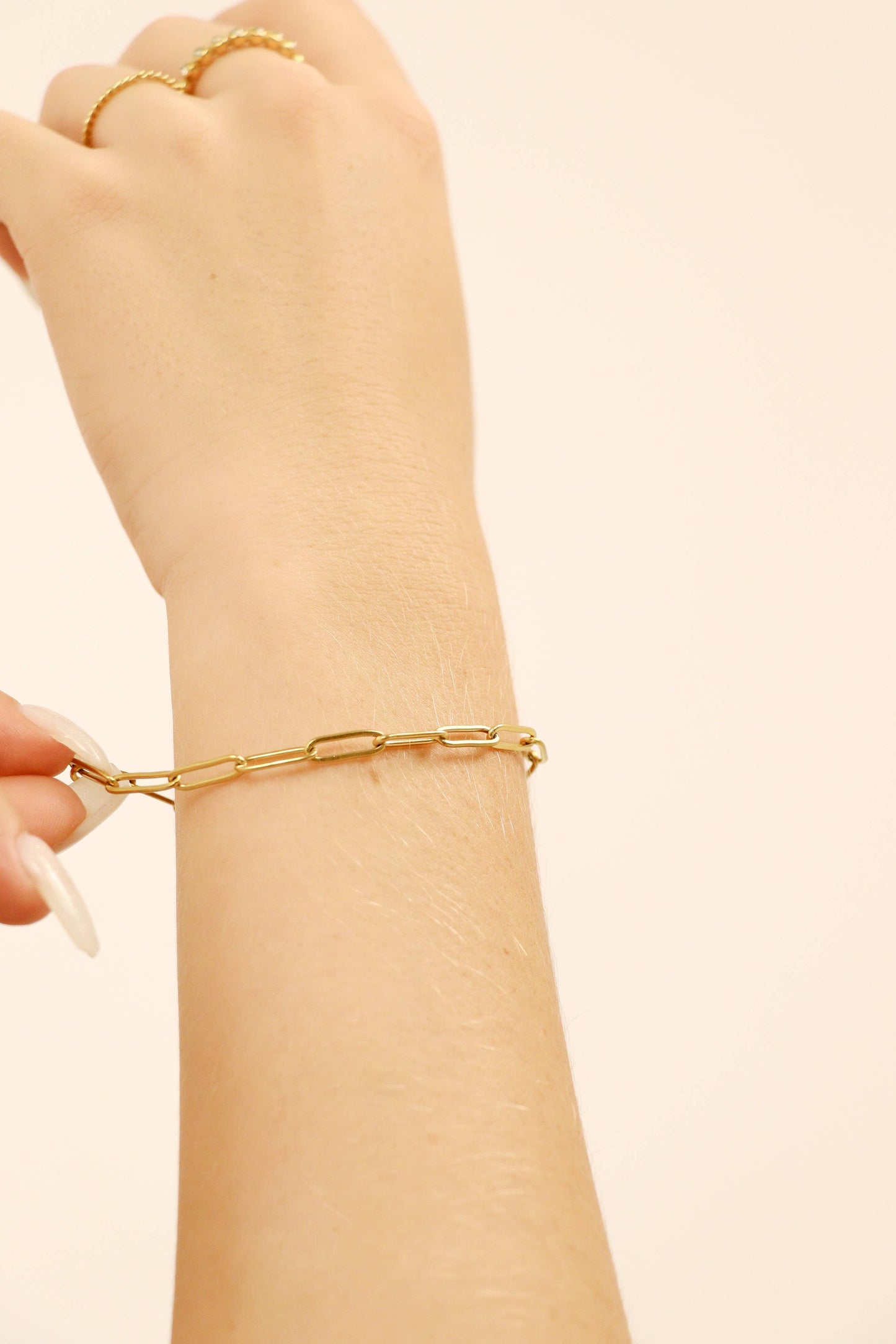 Gold Paperclip Chain Bracelet: 7", 4mm