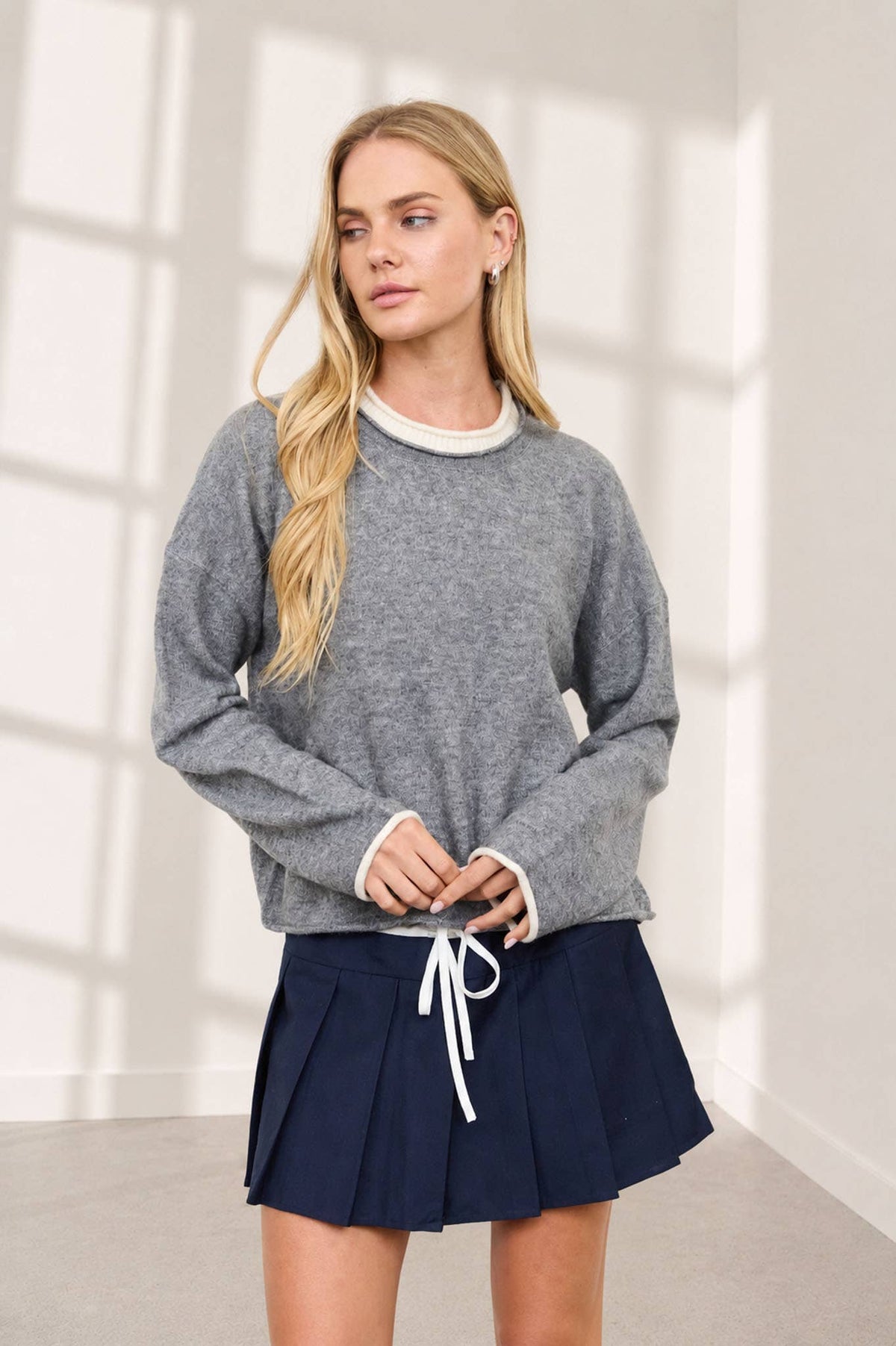 Contrast Crewneck Pullover Sweater